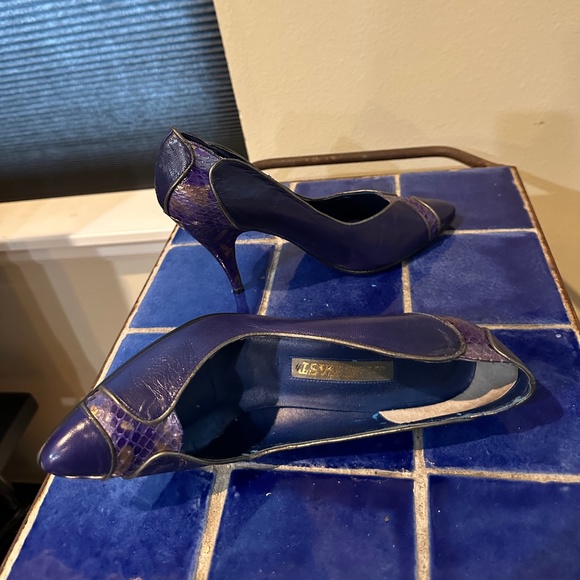 1980s Deep Purple/ Blue Leather Snakeskin 4" High Heels by Jade East- sz 8 B - Picture 3 of 13